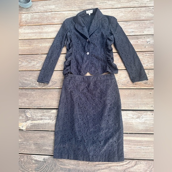 Louis Feraud Dresses & Skirts - Feraud black 2 piece skirt set size S